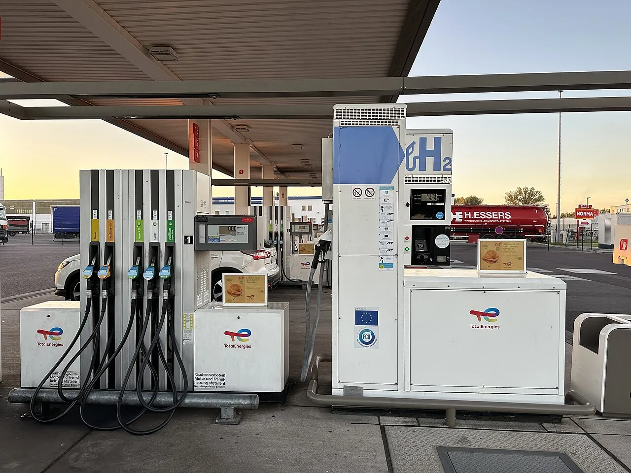 Situation de la question : Une voiture à hydrogène produit son électricité avec une pile à combustible