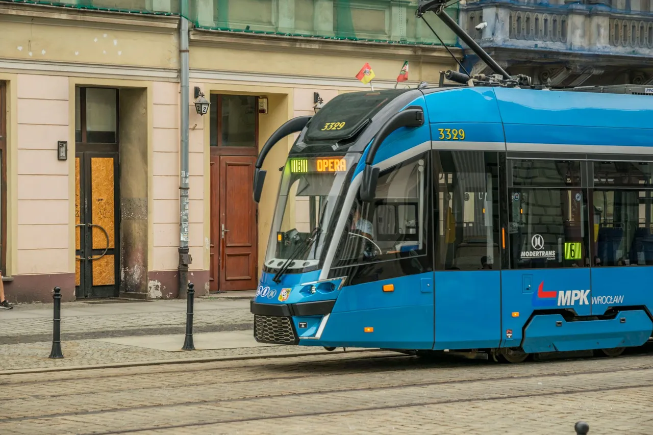 Situation de la question : Au parking-relais, je laisse ma voiture et je prends le tram