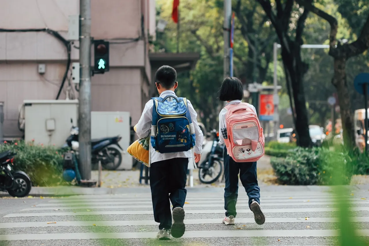 Situation de la question : Près d’une école, je ralentis