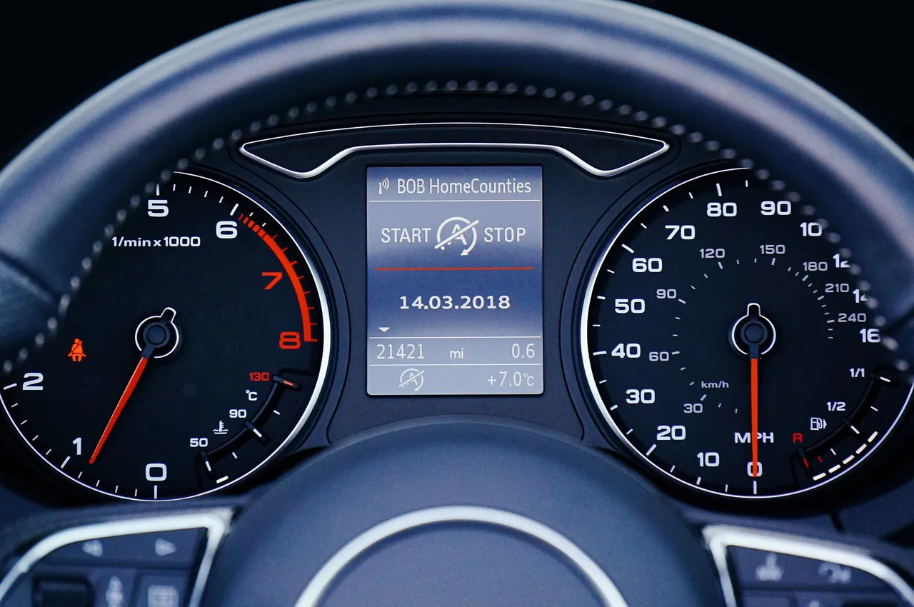 Situation de la question : En quittant l’autoroute pour une petite route, je vérifie mon compteur