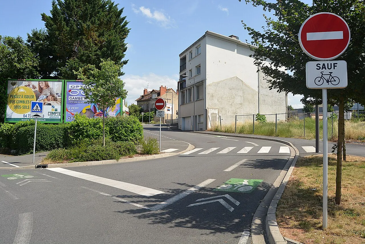 Situation de la question : Contresens cyclable : un vélo peut arriver en face