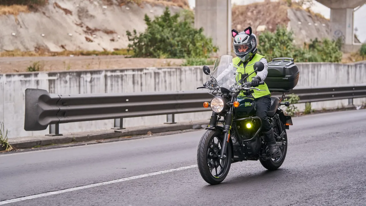 Situation de la question : Un gilet fluo rend le motard plus visible