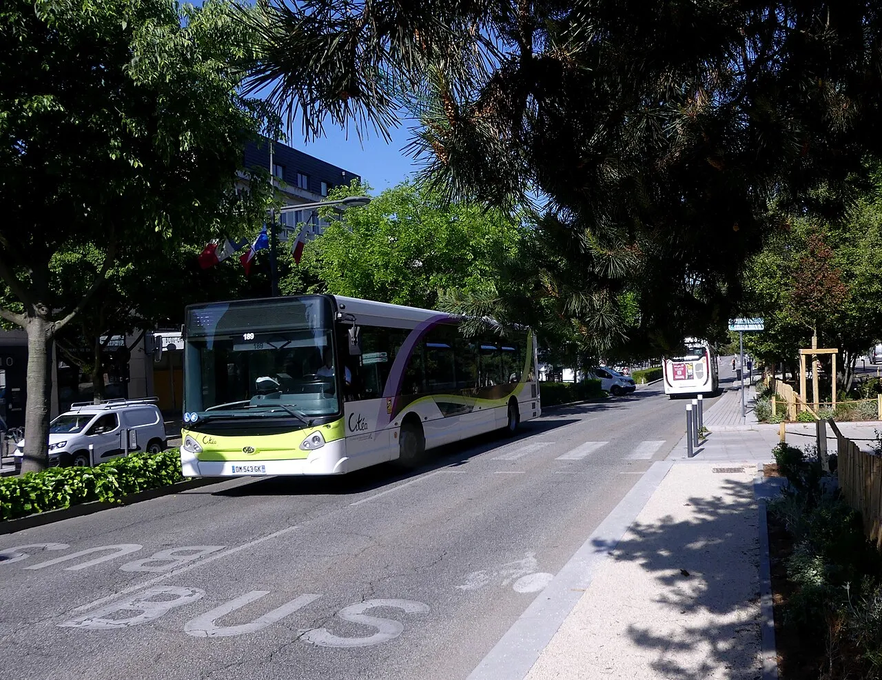 Situation de la question : Je m’arrête sur la voie de bus pour déposer quelqu’un