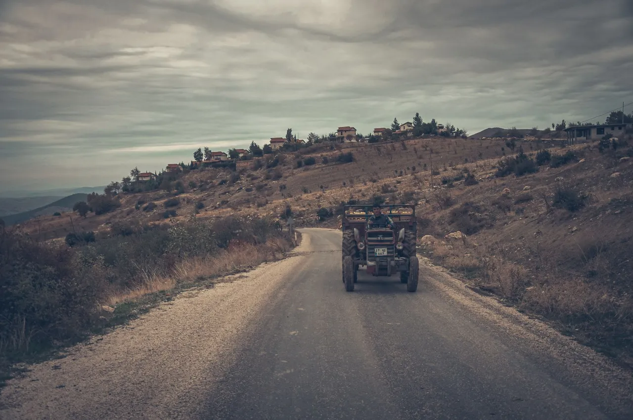 Situation de la question : Un tracteur roule souvent à