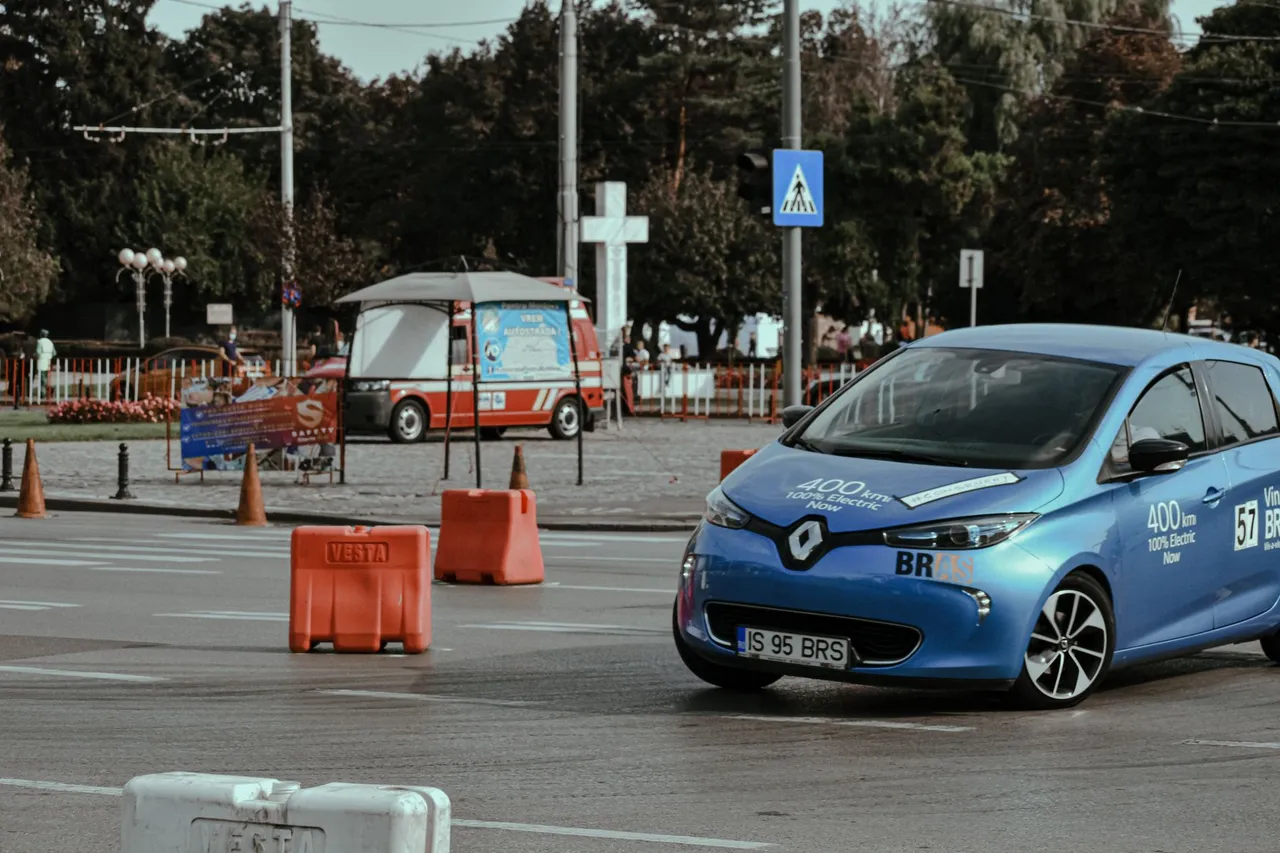 Situation de la question : Une voiture électrique (Crit’Air 0) circule librement en ZFE