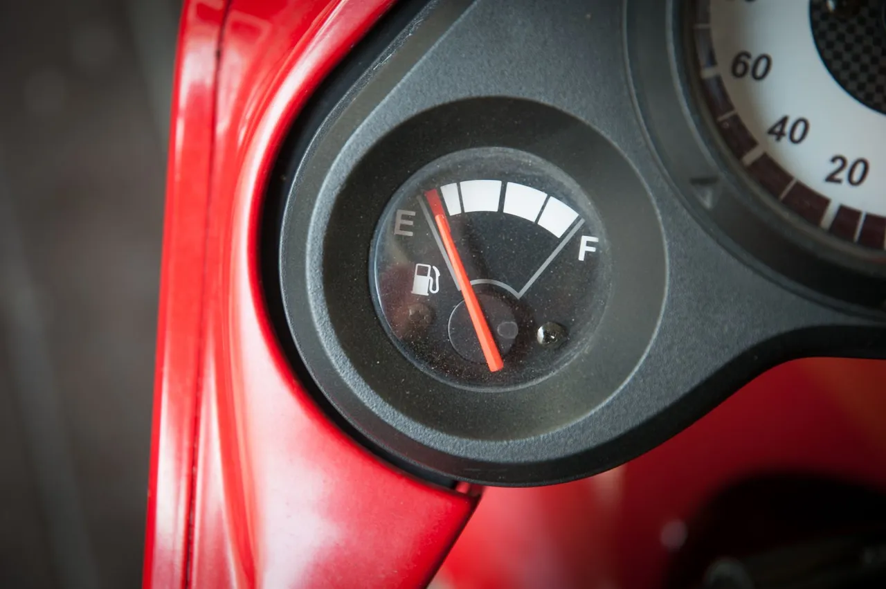 Situation de la question : Voyant de carburant allumé : je fais le plein prochainement