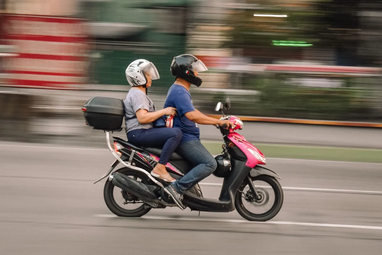 Situation de la question : Passager d’un scooter, je dois porter